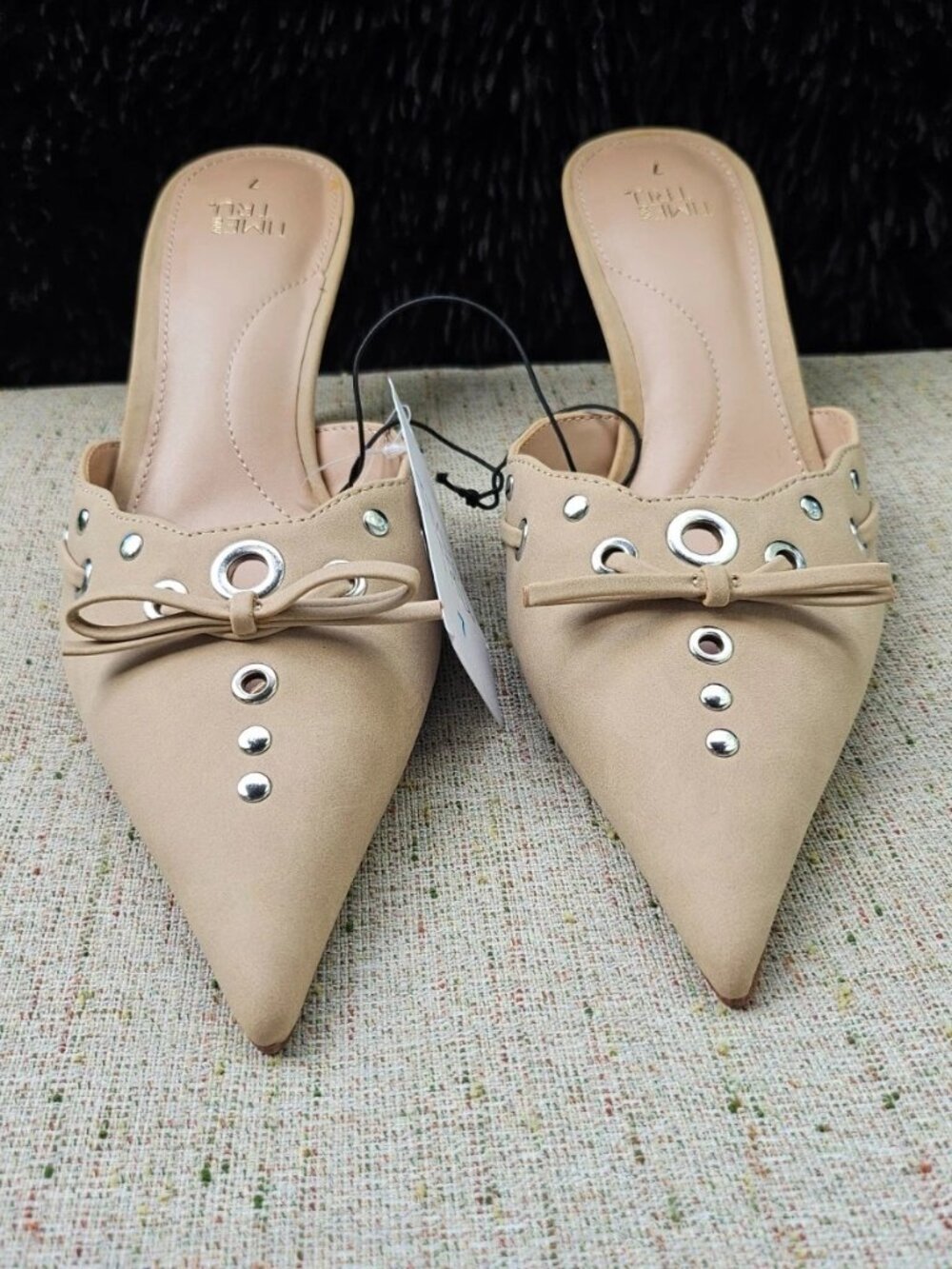 Time And Tru Women Pump Sandal Heel Beige Faux Leather Vegan Upper Size 7 NWT - Picture 1 of 11
